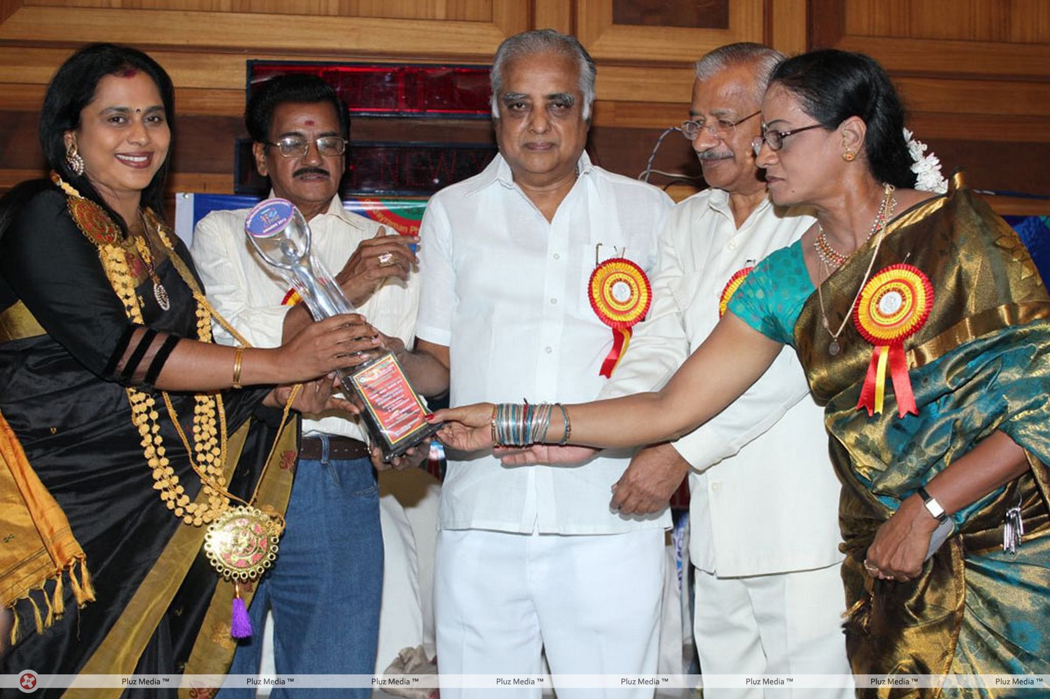 Benze Vaccations Club Awards 2013 Stills | Picture 354501