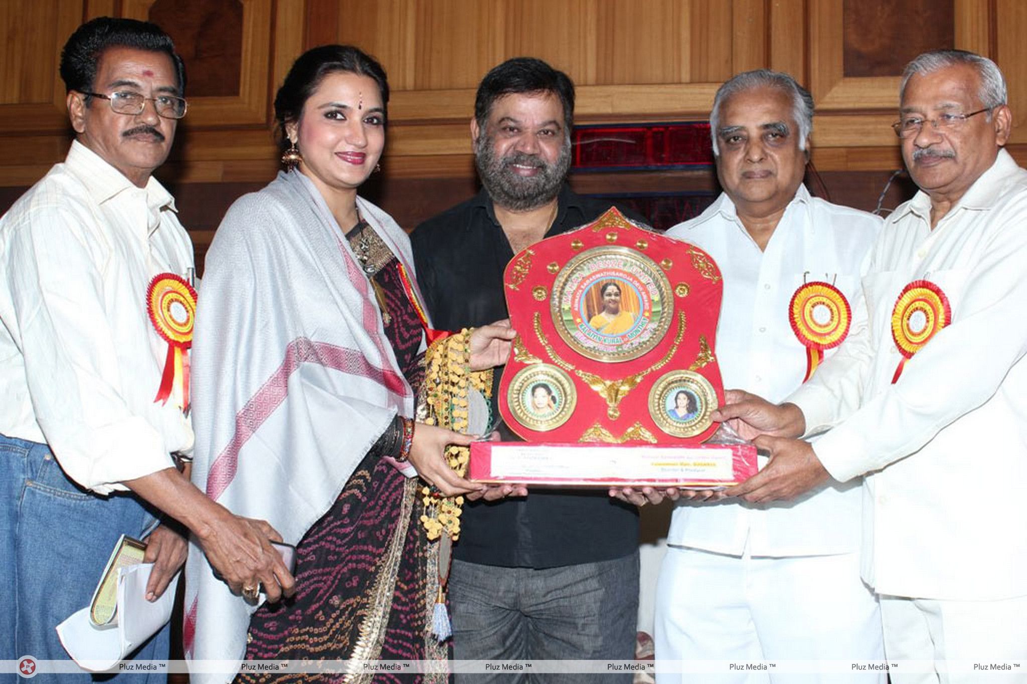Benze Vaccations Club Awards 2013 Stills | Picture 354504