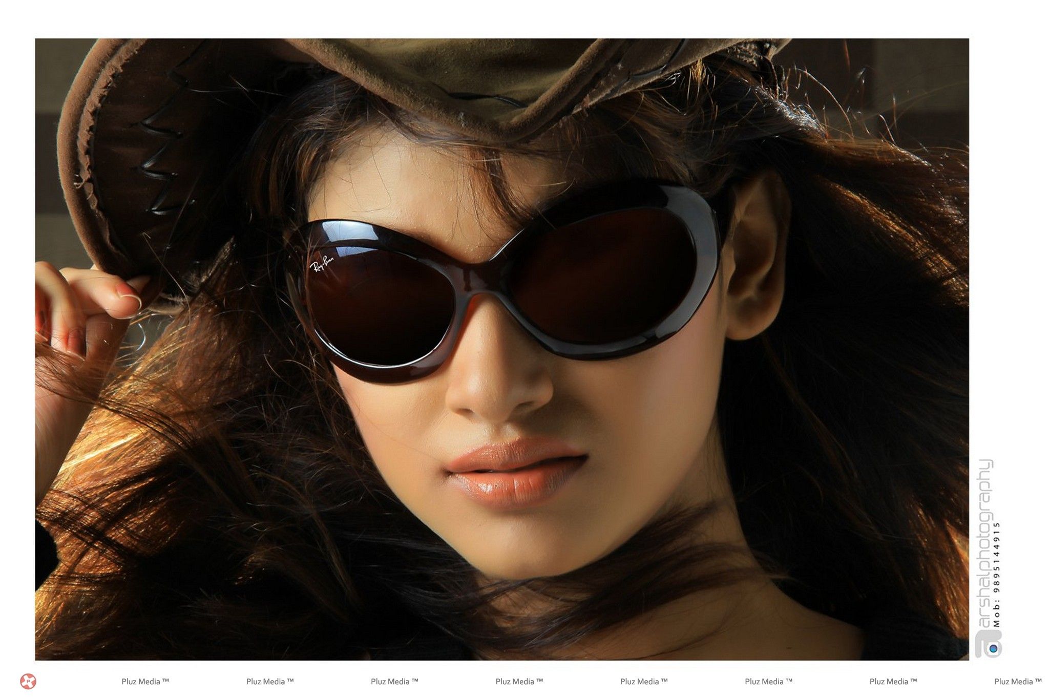 Actress Oviya Latest Hot  Stills | Picture 360699