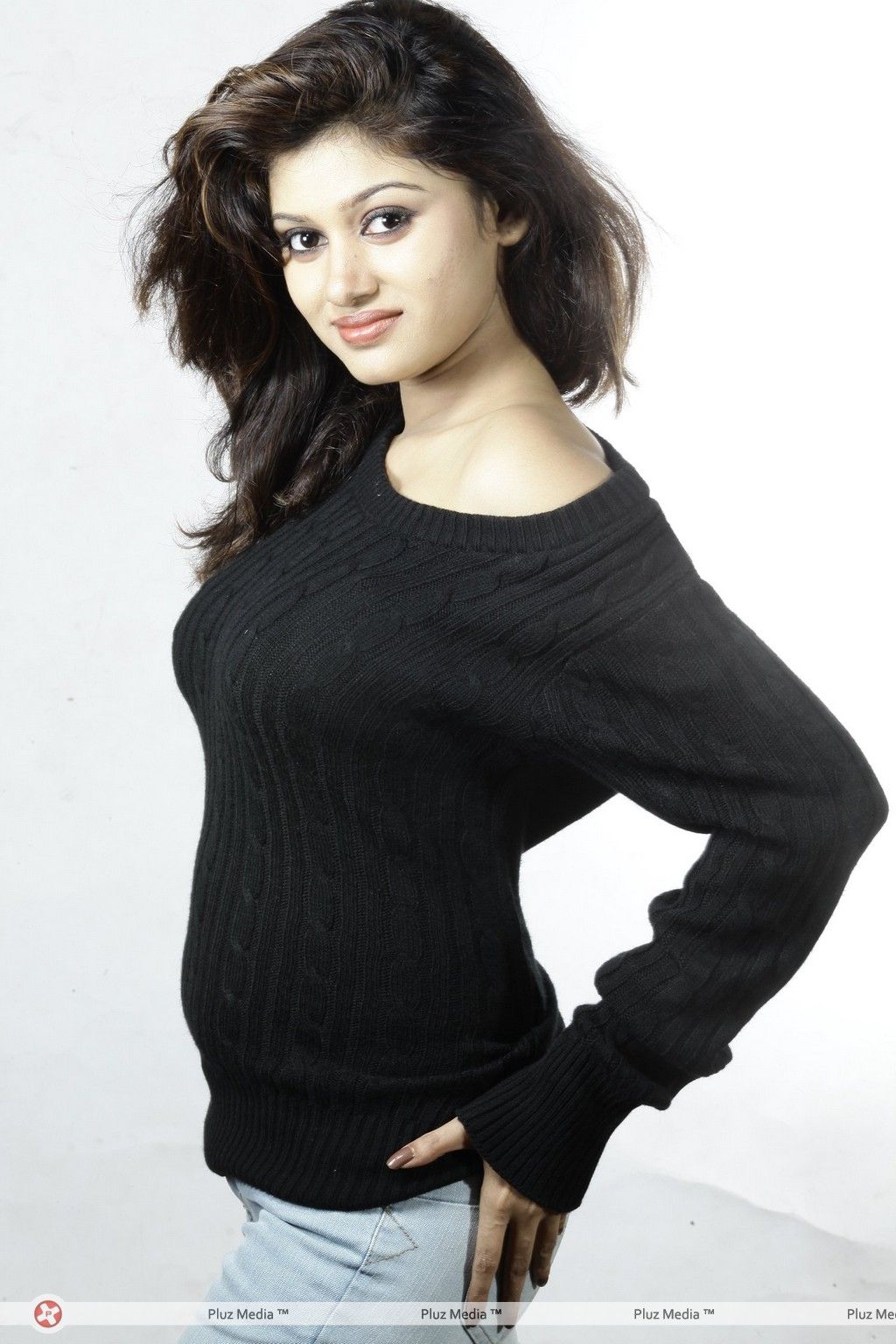 Actress Oviya Latest Hot  Stills | Picture 360733