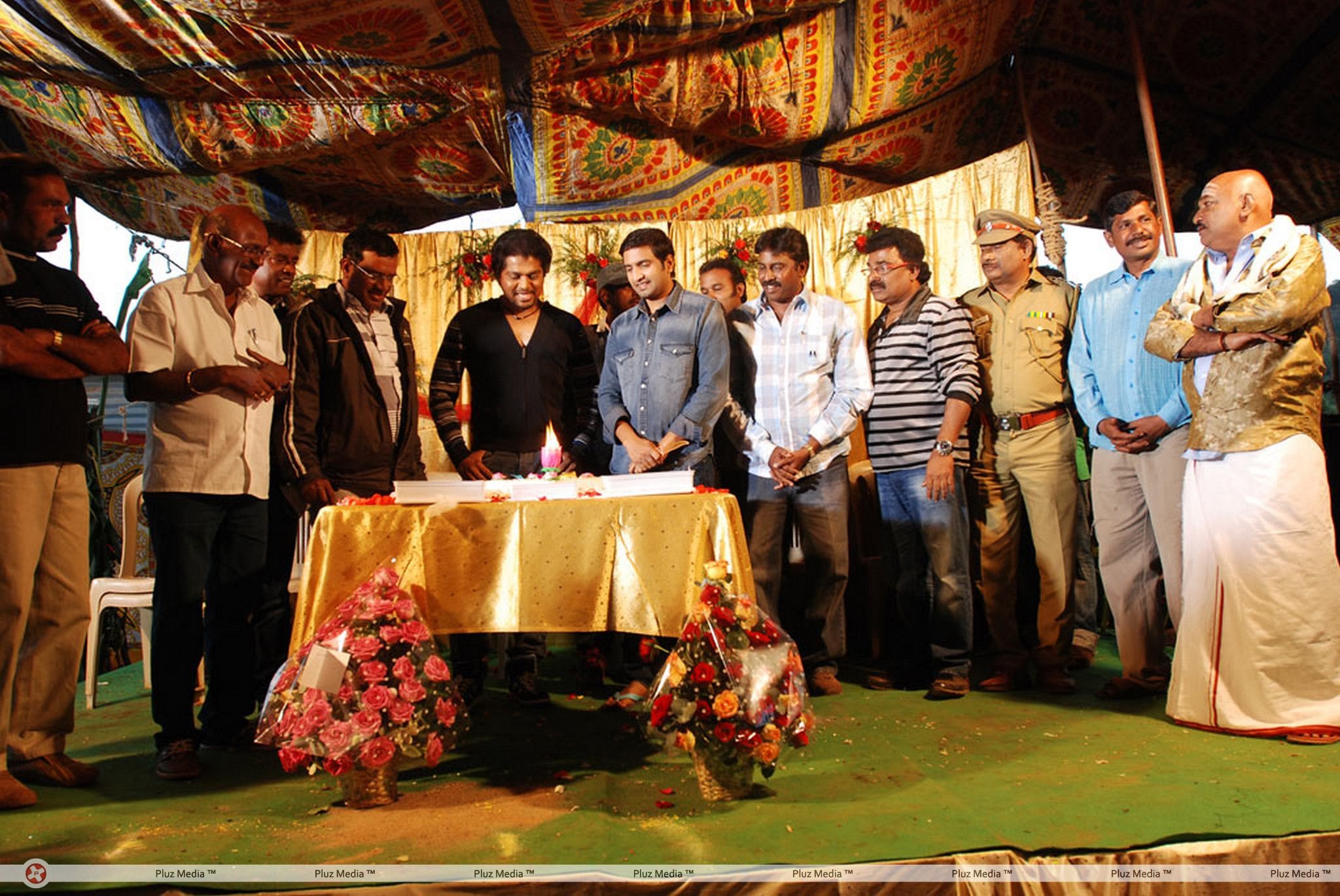 Santhanam Birthday Celebration At Thalaivan Shooting Spot Stills | Picture 367324