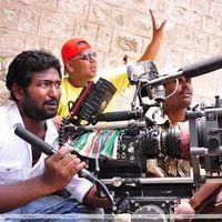 A. V. Vasanth Praises  Director Bala At Kalla Thuppaki Shooting Spot Stills | Picture 368005
