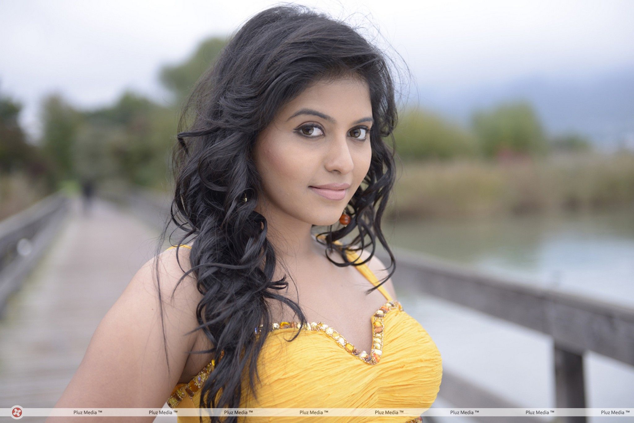 Anjali (Actress) - Settai Movie Stills | Picture 373353