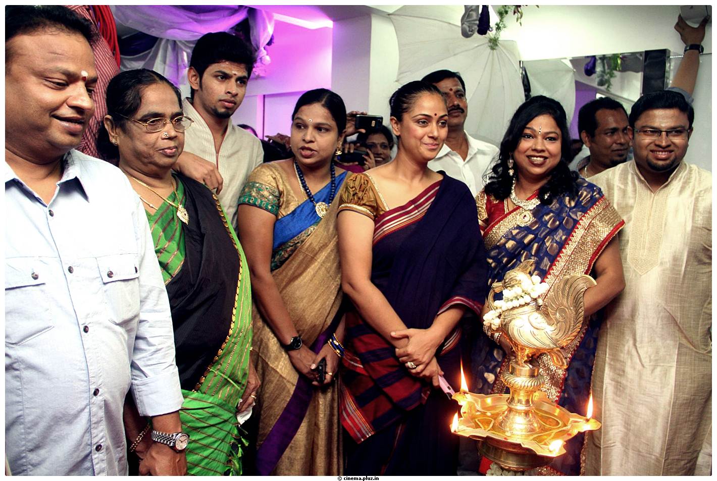 Simran Launches Maha Elegance Family Salon Photos | Picture 511141