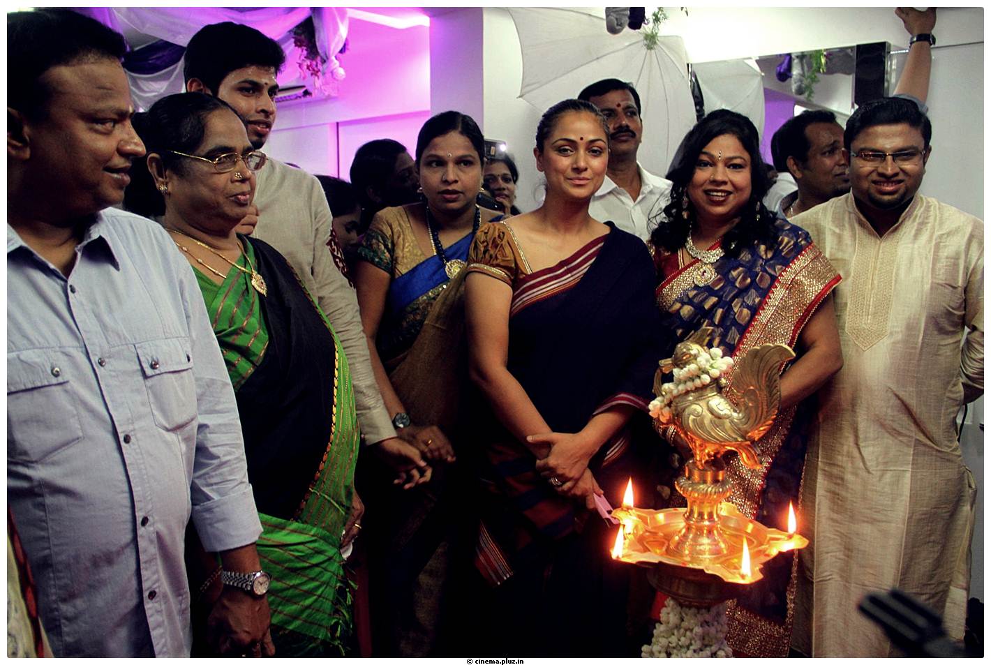 Simran Launches Maha Elegance Family Salon Photos | Picture 511151