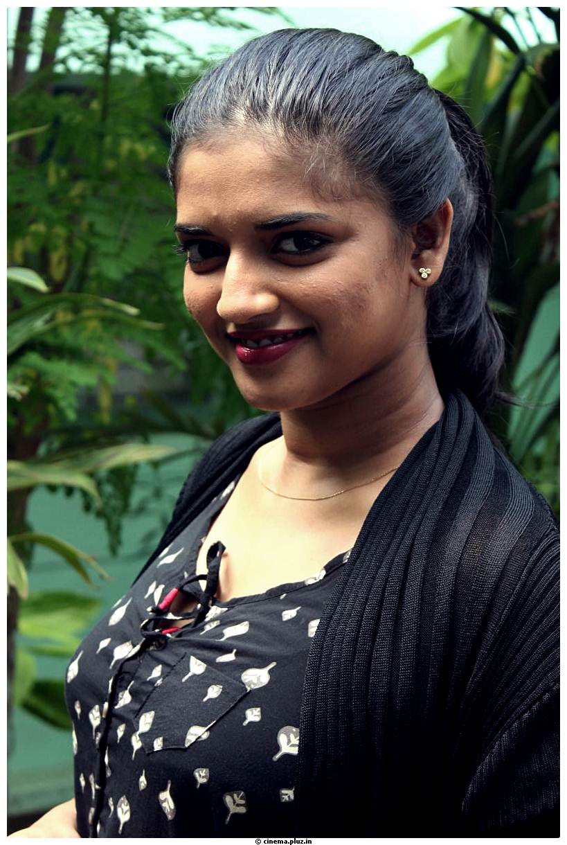 Vasundhara Kashyap - Sonna Puriyathu Movie Team Interview Photos | Picture 515933