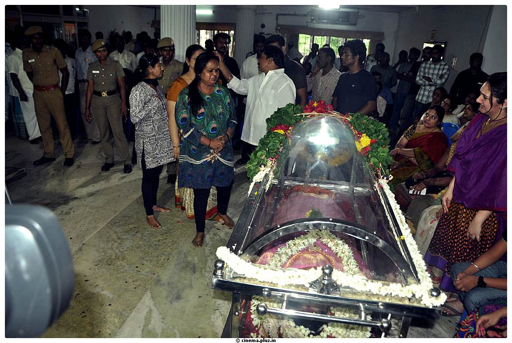 Celebrities Pay Last Respects to Manjula Vijayakumar Stills | Picture 519229