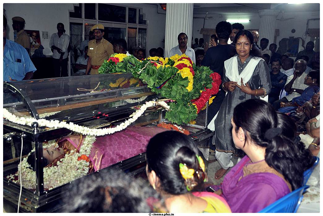 Celebrities Pay Last Respects to Manjula Vijayakumar Stills | Picture 519269