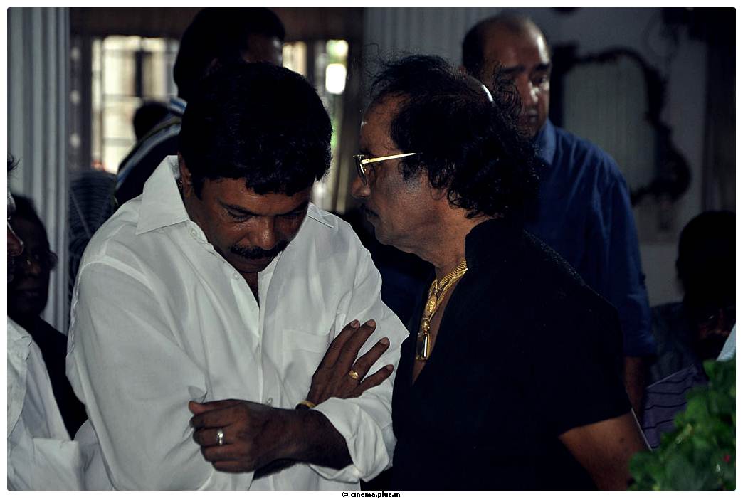 Celebrities Pay Last Respects to Manjula Vijayakumar Stills | Picture 519273
