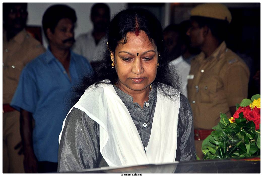 Celebrities Pay Last Respects to Manjula Vijayakumar Stills | Picture 519276