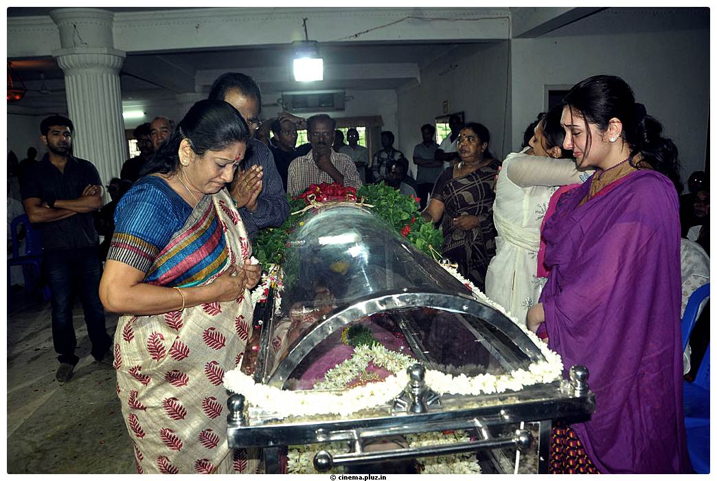 Celebrities Pay Last Respects to Manjula Vijayakumar Stills | Picture 519277