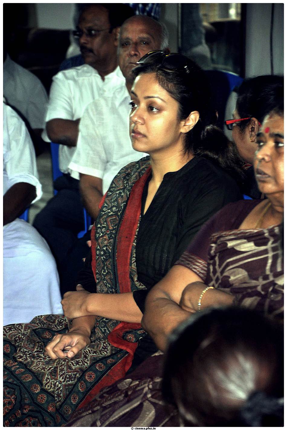 Celebrities Pay Last Respects to Manjula Vijayakumar Stills | Picture 519282