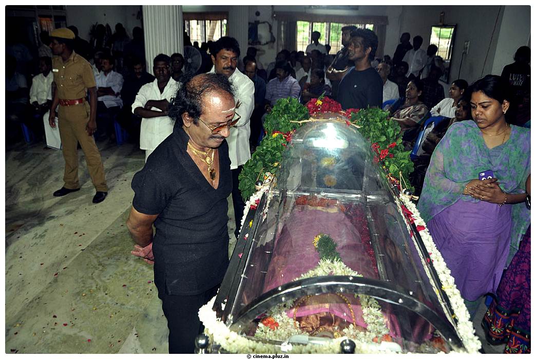 Celebrities Pay Last Respects to Manjula Vijayakumar Stills | Picture 519285