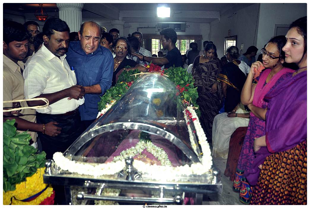 Celebrities Pay Last Respects to Manjula Vijayakumar Stills | Picture 519286