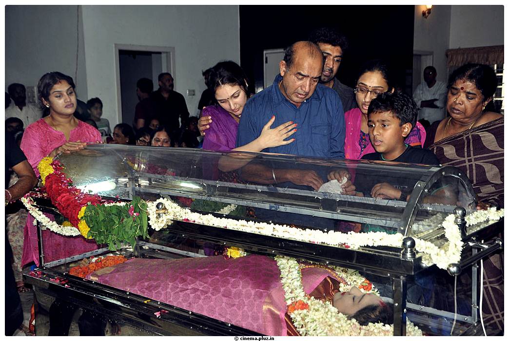 Celebrities Pay Last Respects to Manjula Vijayakumar Stills | Picture 519319