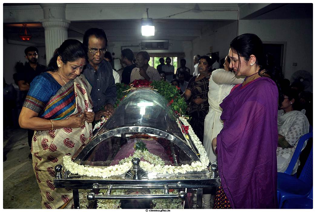 Celebrities Pay Last Respects to Manjula Vijayakumar Stills | Picture 519327
