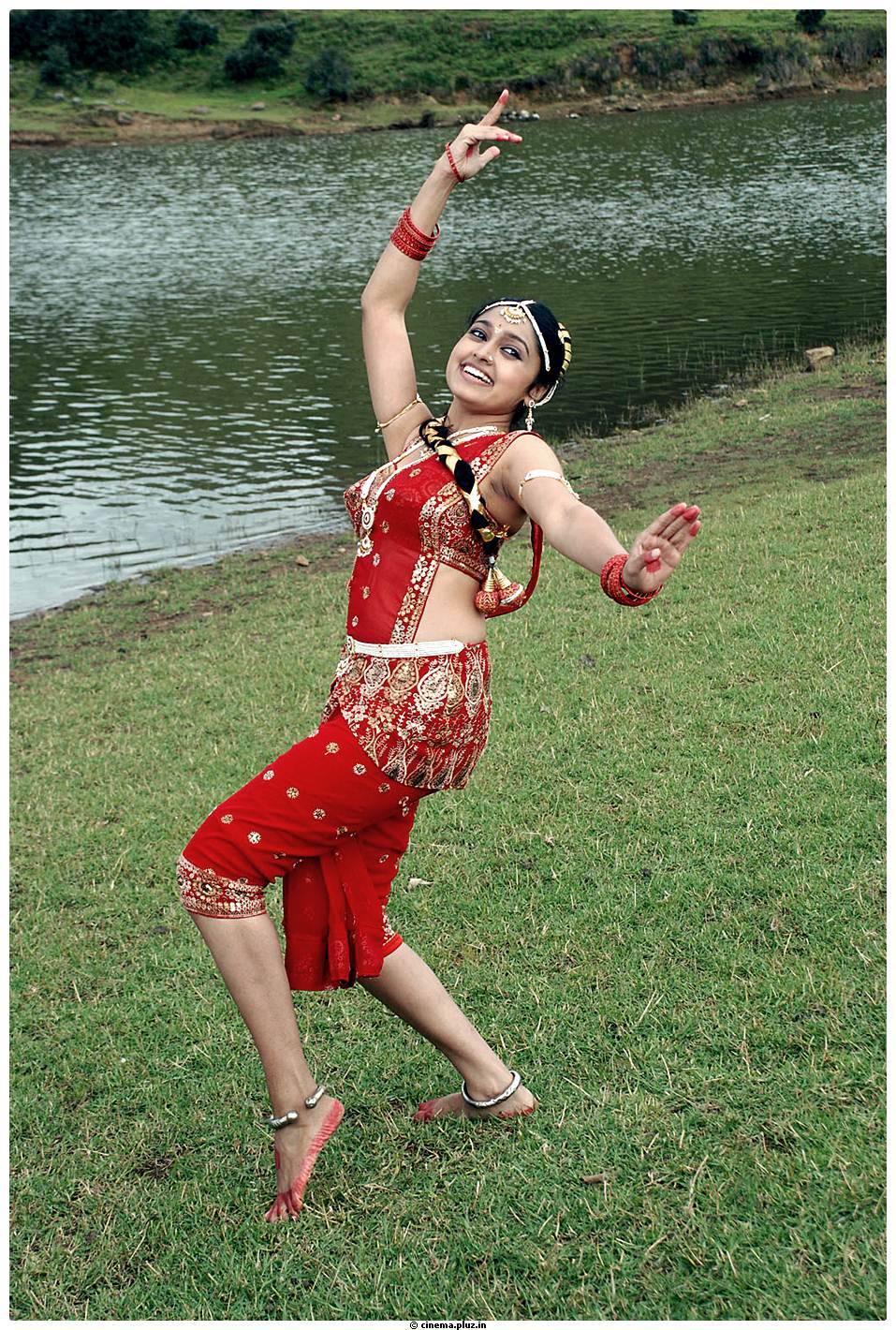 Sija Rose - Madhavanum Malarvizhiyum Movie Stills | Picture 475086