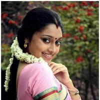 Sija Rose - Madhavanum Malarvizhiyum Movie Stills | Picture 475082
