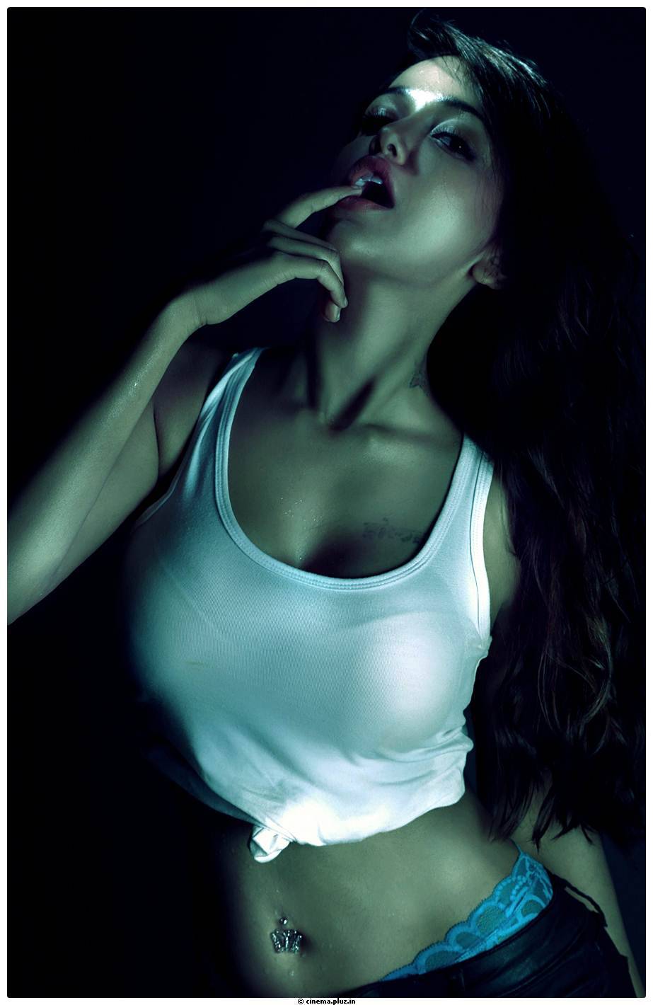 Actress Anaika Hot Stills | Picture 475906