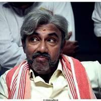 Sathyaraj - Varutha Padatha Valibar Sangam Movie Stills | Picture 481301