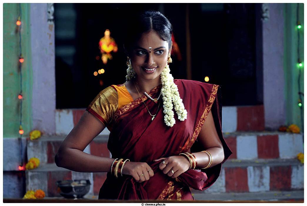 Nandita Swetha - Nalanum Nandhiniyum Movie Stills | Picture 484038