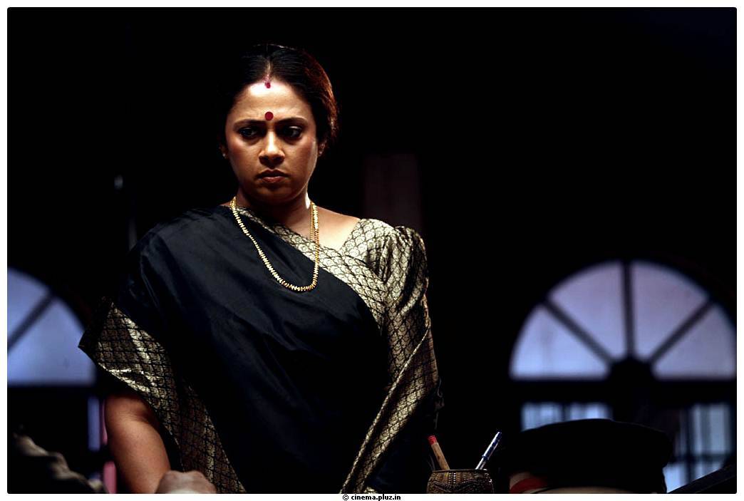 Lakshmi Ramakrishnan - Sutta Kadhai Movie Stills | Picture 484081