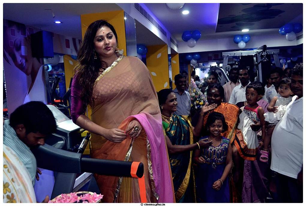 Namitha Launches Women's Fitness Centre Stills | Picture 486271