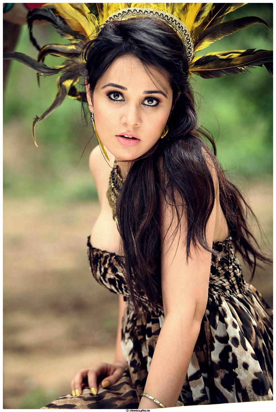 Priyanka Kothari - Padam Pesum Movie New Stills | Picture 494488