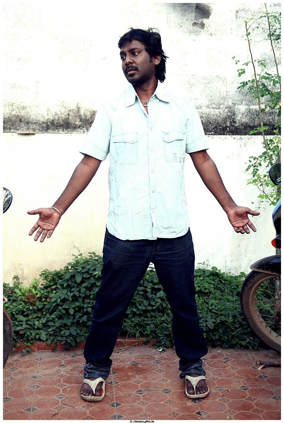 Vijay Vasanth - Theriyama Unnai Kadhalichitten Movie Stills | Picture 494660