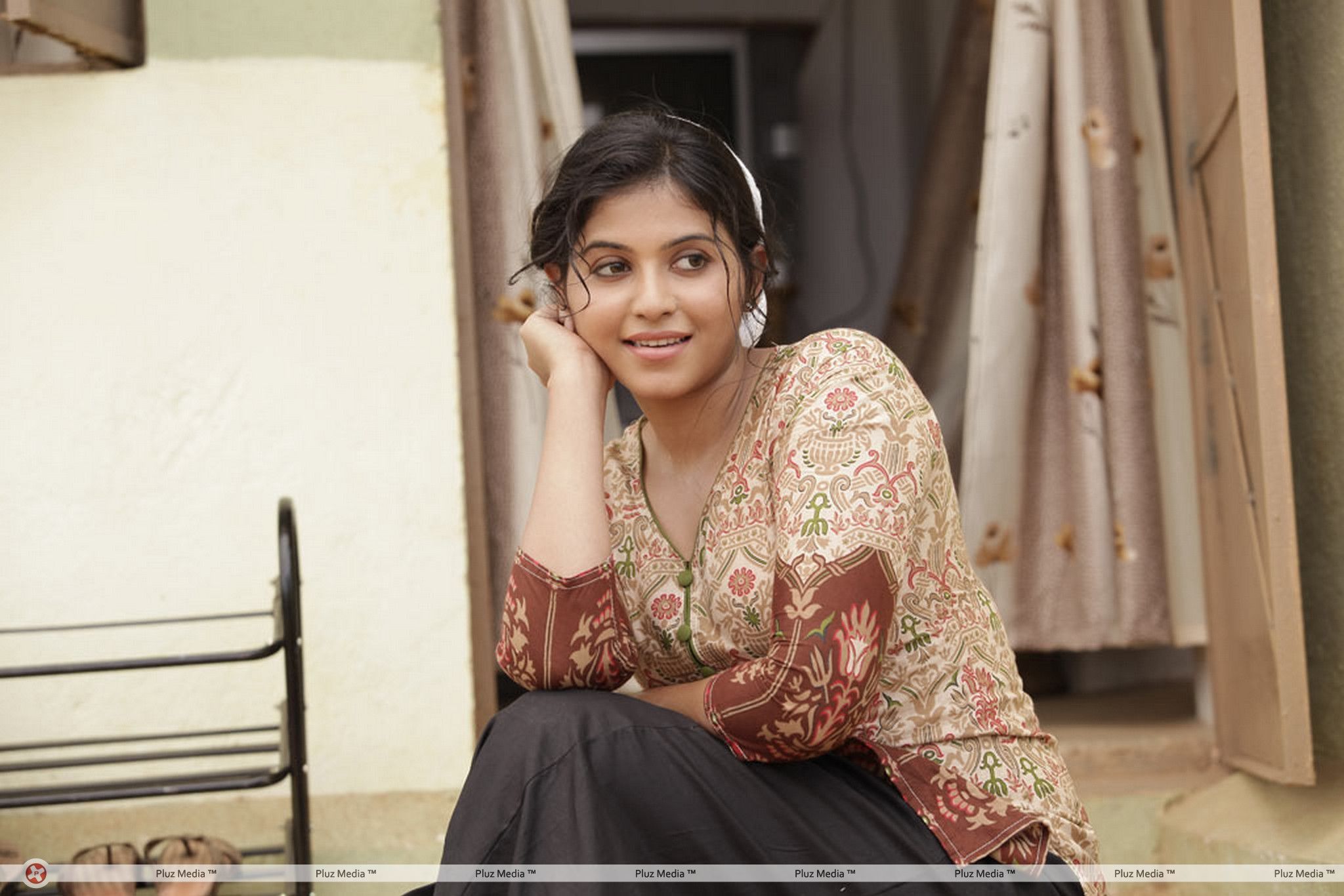 Anjali (Actress) - Actress Anjali In Vathikuchi Stills | Picture 405544
