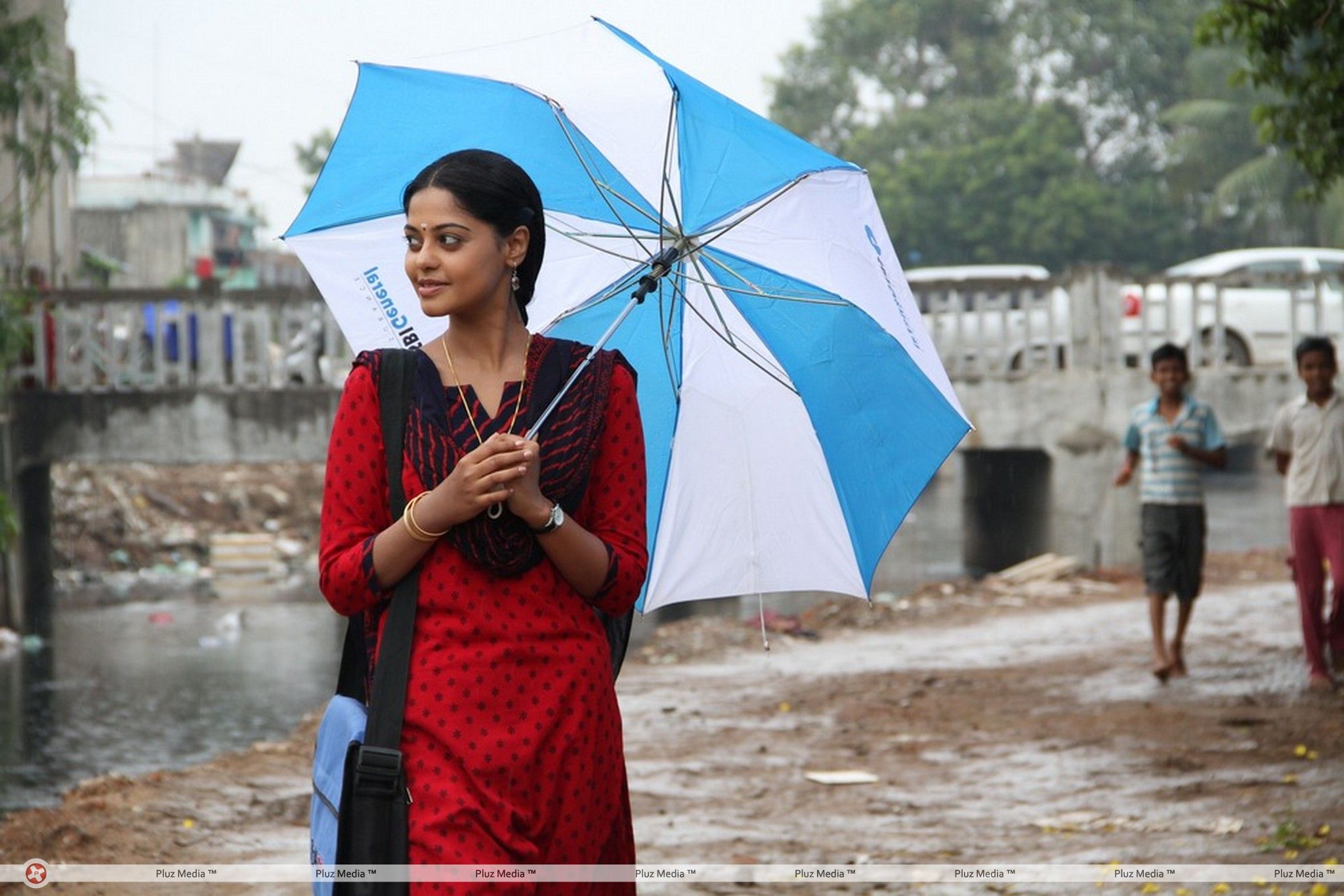 Bindu Madhavi - Kedi Billa Killadi Ranga Movie Stills | Picture 411119