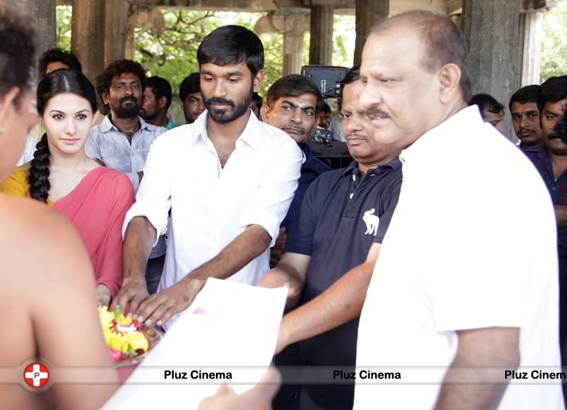 Anegan Movie Pooja at Pondicherry Sivan Temple Stills | Picture 560400