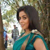 Poorna Hot Photos at Telugulo Naaku Nachni Padam Prema Movie Launch | Picture 385017