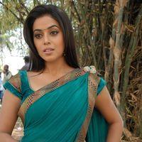 Poorna Hot Photos at Telugulo Naaku Nachni Padam Prema Movie Launch | Picture 385024