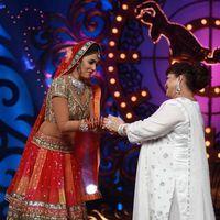 Genelia D'Souza & Malaika Arora on shooting sets of Nachle Ve - Pictures | Picture 140731