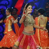 Genelia D'Souza & Malaika Arora on shooting sets of Nachle Ve - Pictures | Picture 140736