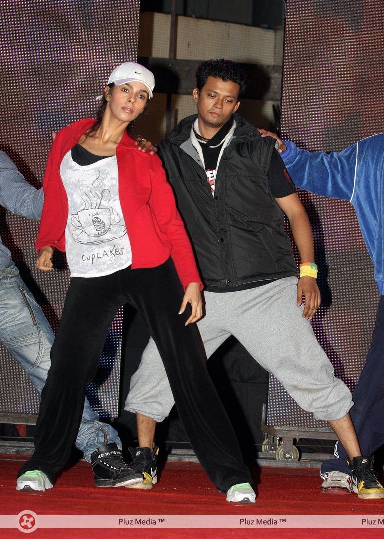 Photos - Mallika Sherawat rehearsing for her New Year Celebrations dance performance | Picture 144229