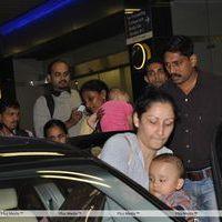 Sanjay Dutt with wife & twin kids snapped at Mumbai International Airport - Pictures | Picture 144173