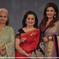 Waheeda Rehman on Raveena`s NDTV chat show - Photos