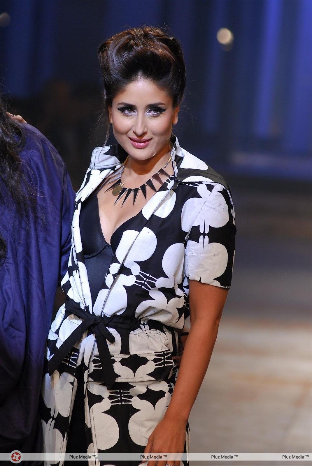 Kareena Kapoor Hot Ramp Walk At Lakme Fashion week - Photos | Picture 247793