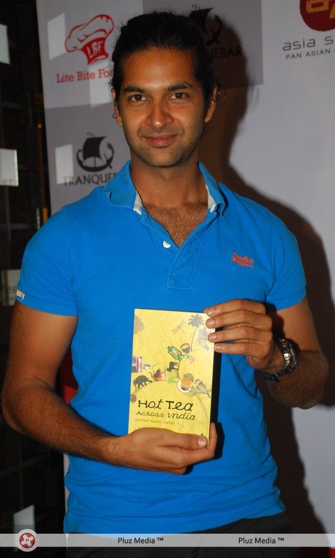 Photos - Purab Kohli launches the book Hot Tea Across India | Picture 159569