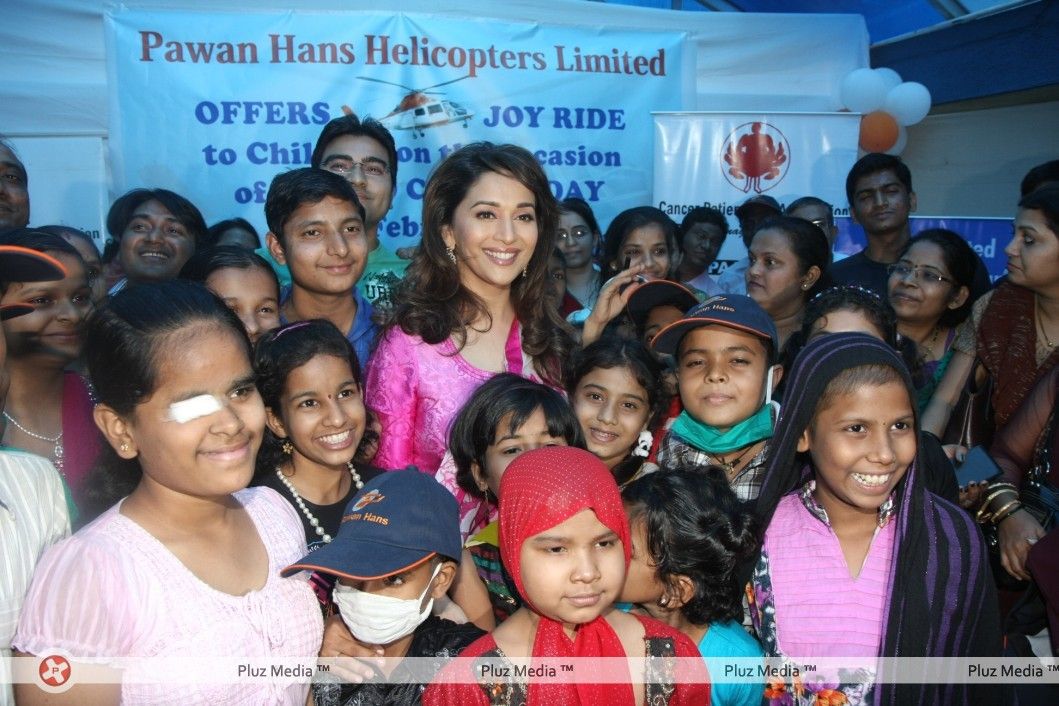 Photos - Madhuri Dixit Nene interacts with Cancer affected children on World Cancer Day | Picture 161833