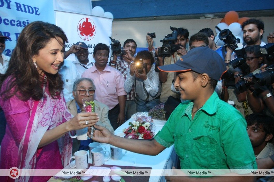 Photos - Madhuri Dixit Nene interacts with Cancer affected children on World Cancer Day | Picture 161851