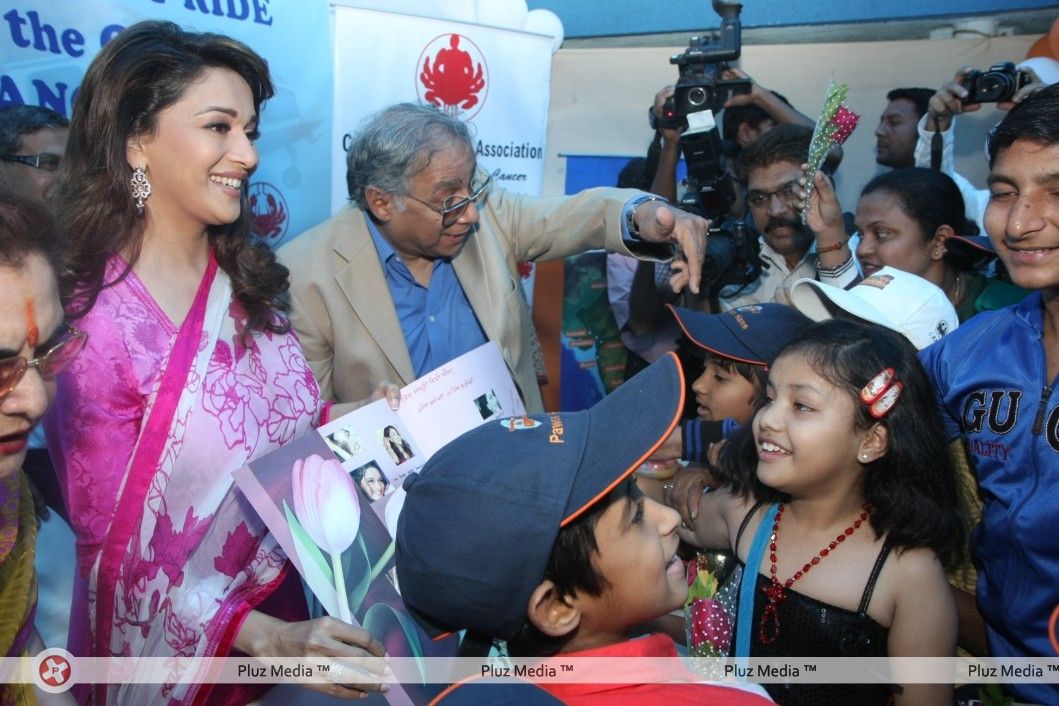 Photos - Madhuri Dixit Nene interacts with Cancer affected children on World Cancer Day | Picture 161863