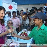 Photos - Madhuri Dixit Nene interacts with Cancer affected children on World Cancer Day | Picture 161851