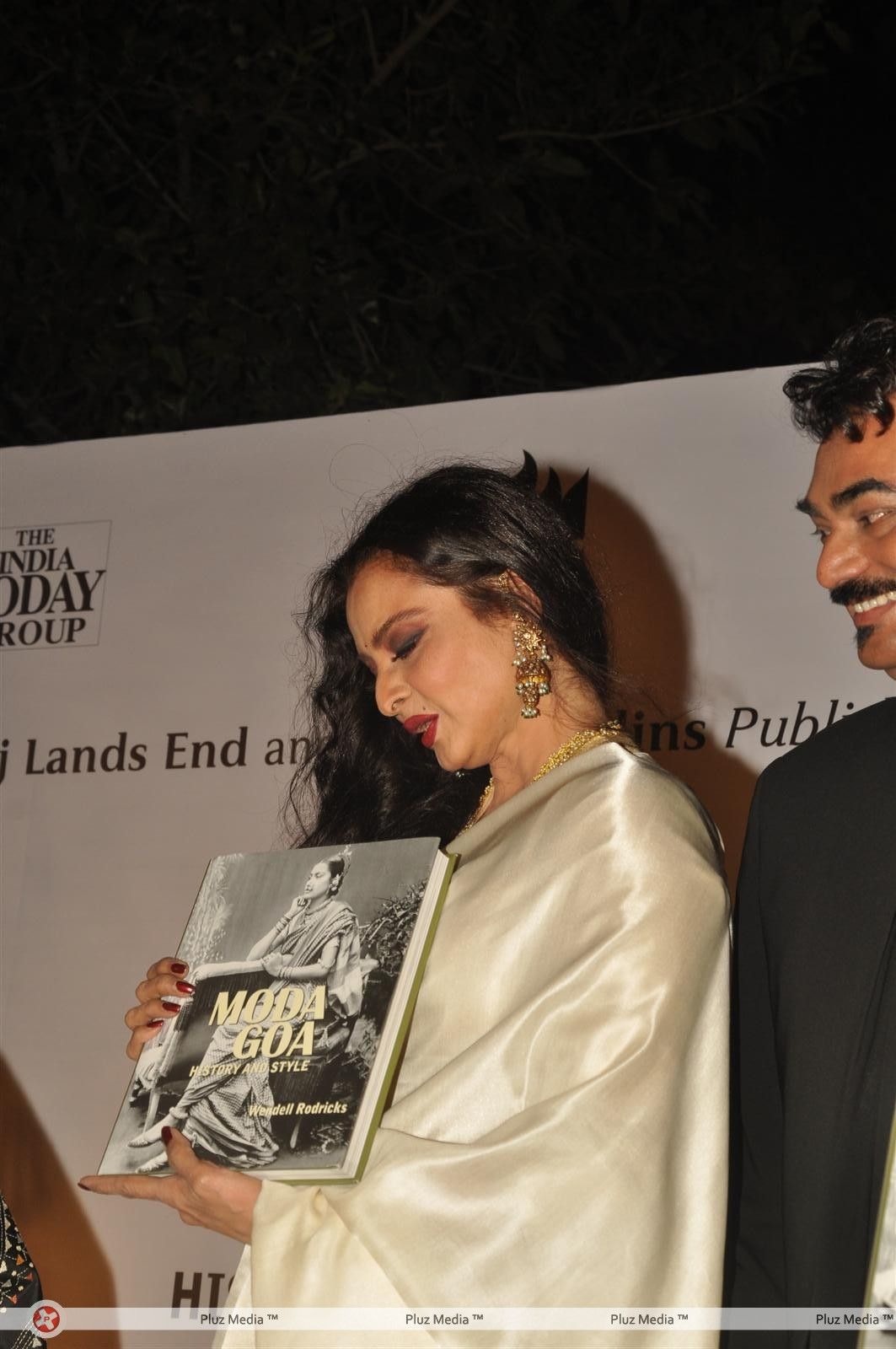 Photos - Rekha launches designer Wendell Rodricks' book 'Moda Goa' | Picture 161812