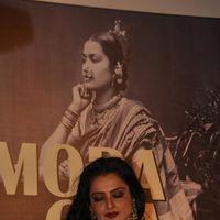 Photos - Rekha launches designer Wendell Rodricks' book 'Moda Goa' | Picture 161788