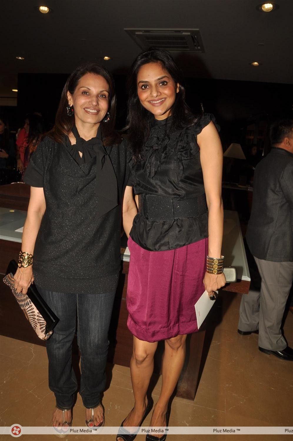 Photos - Raveena Tandon at Gautam Singhania's new Raymond store launch | Picture 162977