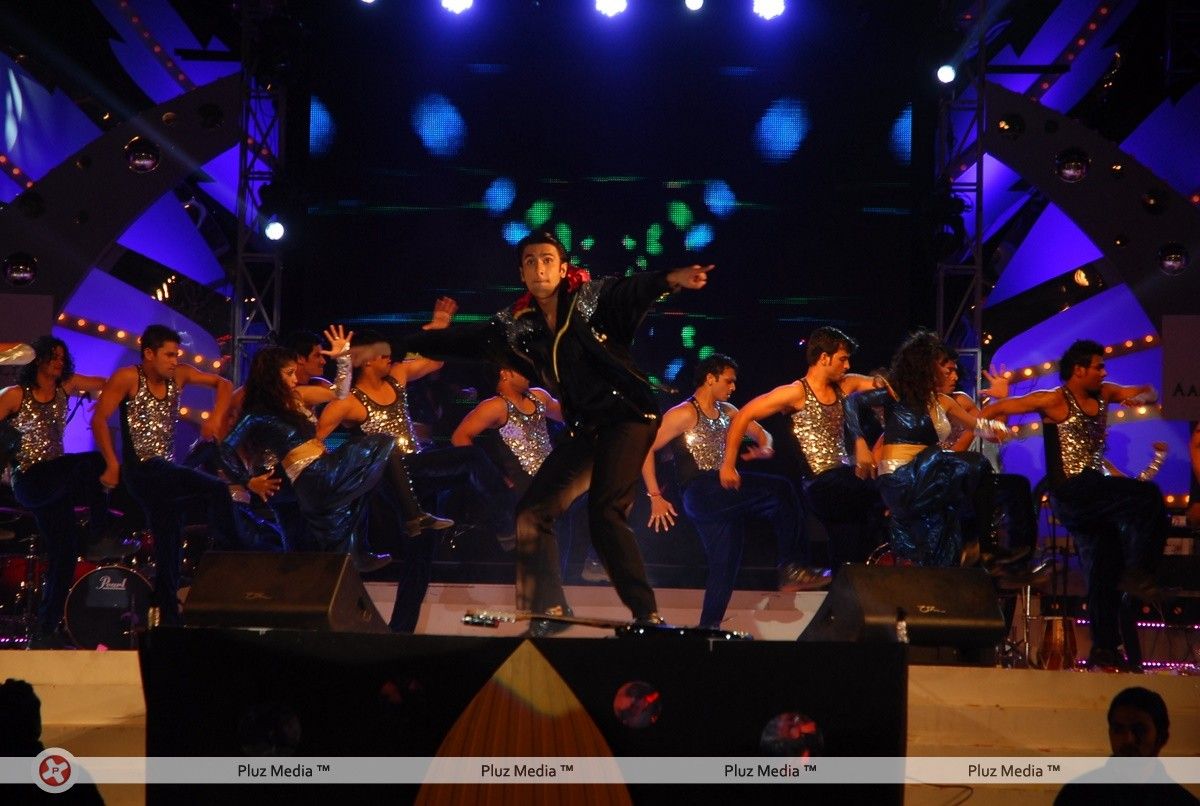Photos - Ranveer Singh & Lisa Haydon performing at Aamby Valley City | Picture 144320