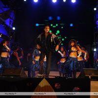 Photos - Ranveer Singh & Lisa Haydon performing at Aamby Valley City | Picture 144325